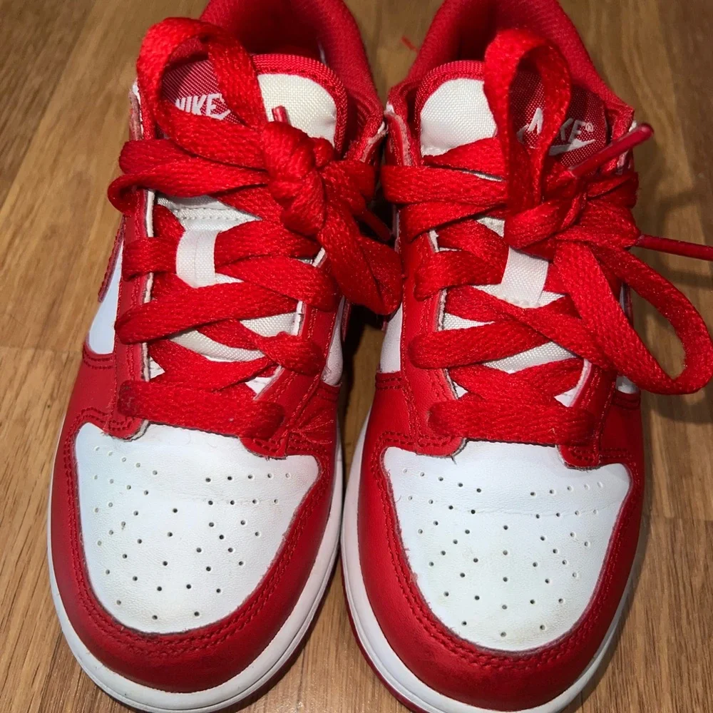 Nike Kids Sneakers in Red and White - Picture 1 of 6